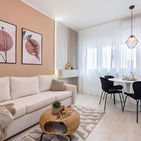 Ferienwohnung Victoria Charm Bukarest Exterior foto